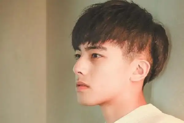 15岁青少年剪什么发型