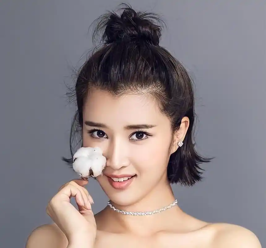 演员奚望在继父刘之冰的支持下任性离婚,带着女儿的她,怎样了?