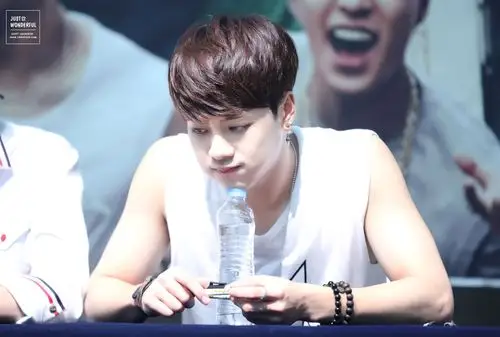 王嘉尔壁纸图片