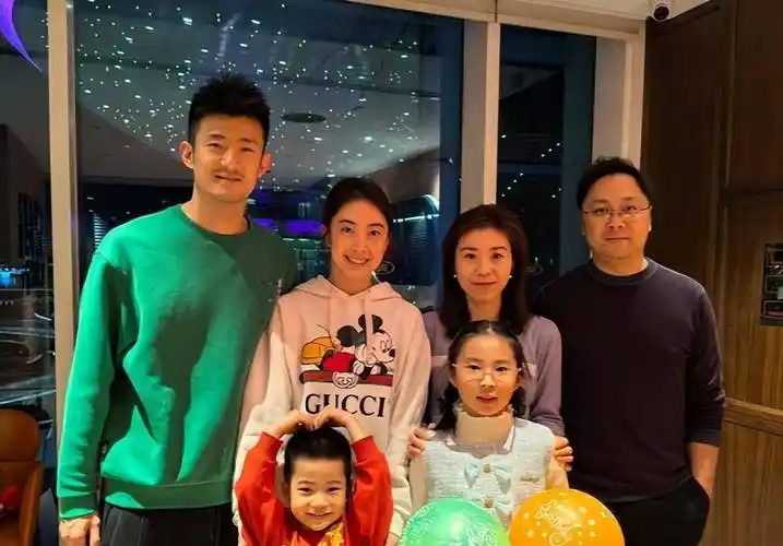 35岁羽毛球奥运冠军成赢家,球迷催生二胎_谌龙_奥运会_陈龙