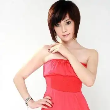 石梅内地女歌手