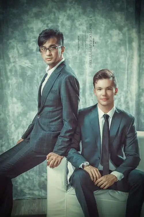 两位西装男/他视觉