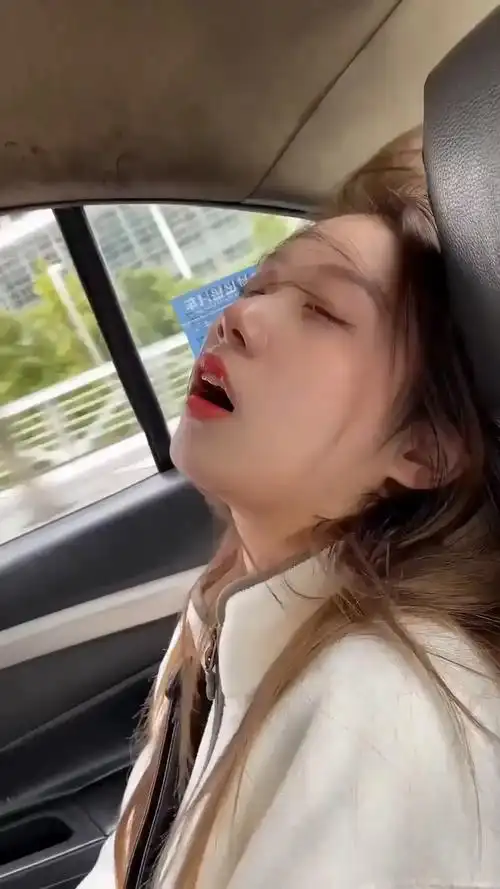 小姐姐一般张嘴睡觉的都打呼噜
