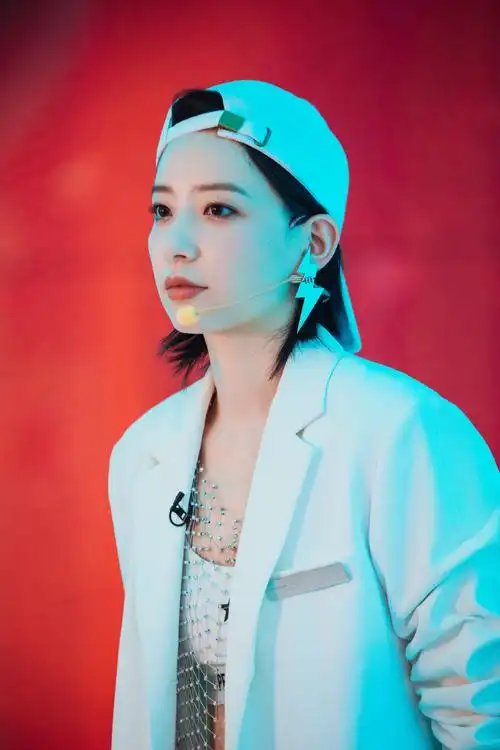 芒果捞星闻 2020:李斯丹妮专访:大方表白张雨绮 - 高清视频在线观看