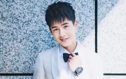 当粉丝开始担心爱豆的身体刘昊然却羞涩的笑了