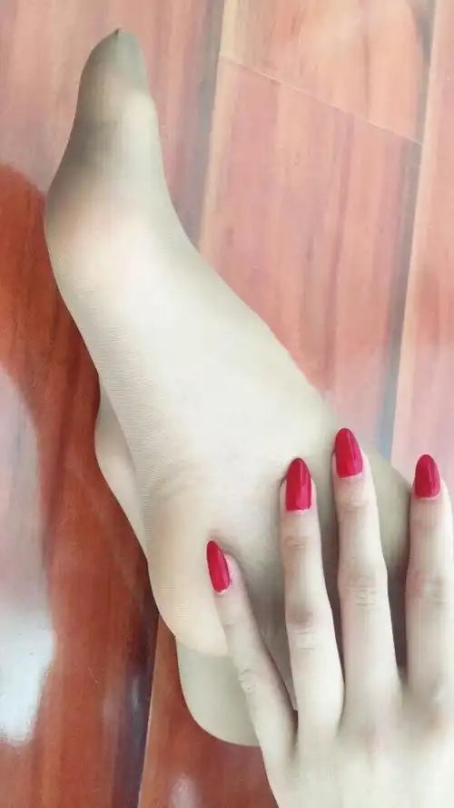 如何穿高跟鞋既有魅力又不累脚?