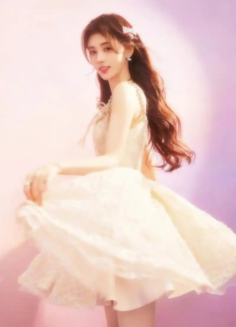 娱乐鞠婧祎仙女裙美腿  结尾