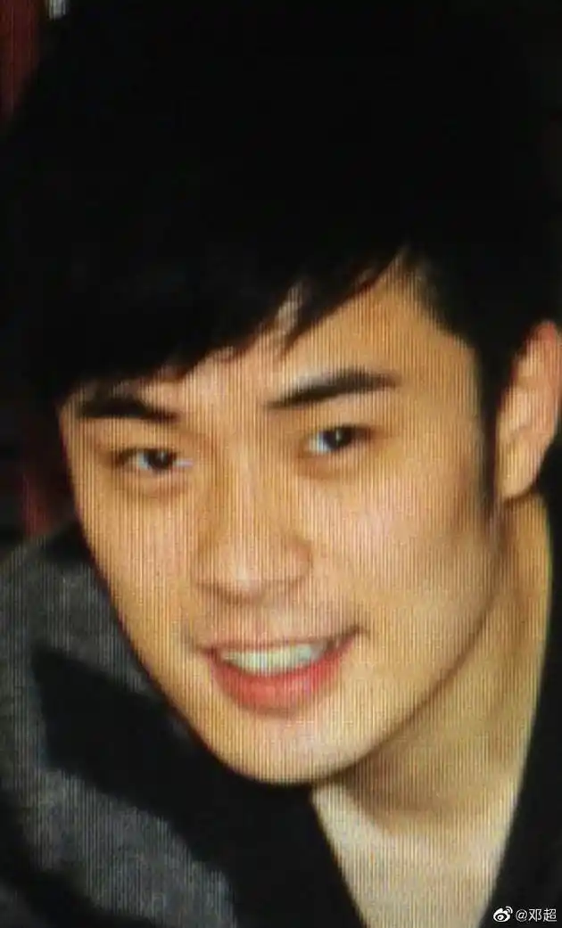 邓超晒陈赫旧照为兄弟庆生 祝其明年瘦回原来样子