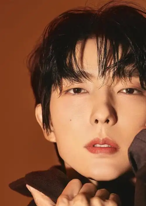 李准基中国时尚杂志封面照公开 神秘高傲魅力令人为之倾倒_高清图集