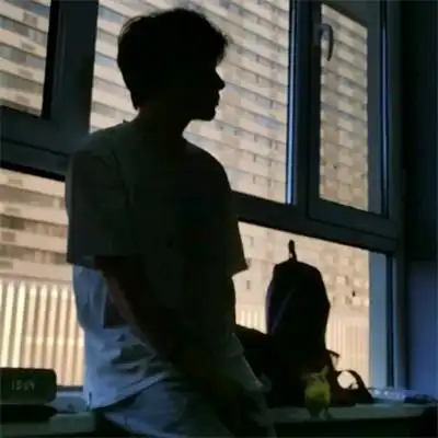 阳光帅气的男生侧面头像高清可爱个性男头图片