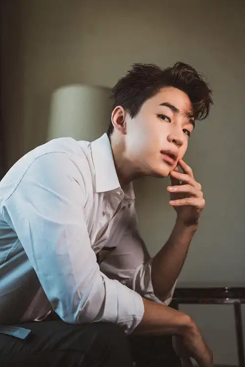 刘宪华实力唱响《新生力量》完美呈现宜静宜动的舞台魅力