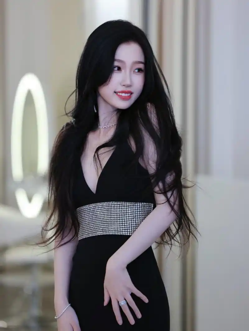 虞书欣高清壁纸头像(十二)[比心]