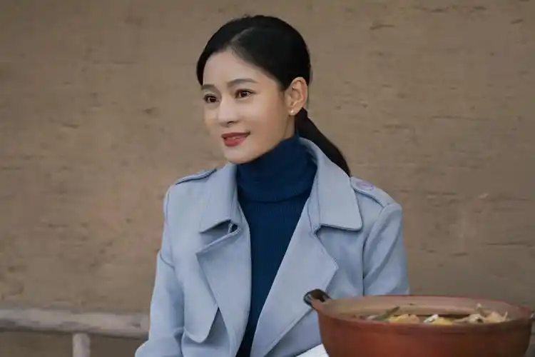 王媛可《我们的新时代因为有家》收官 精彩演绎电商助农