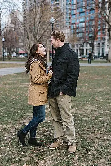 年轻,情侣,站立,户外,面对面,笑_高清图片_全景视觉