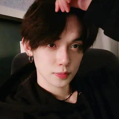 崔然竣直播,是一款越素越好看的爱豆