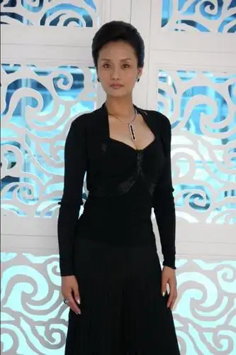 《孽债》等电视剧的精彩出演,一直深受观众喜欢的著名演员李颖,在