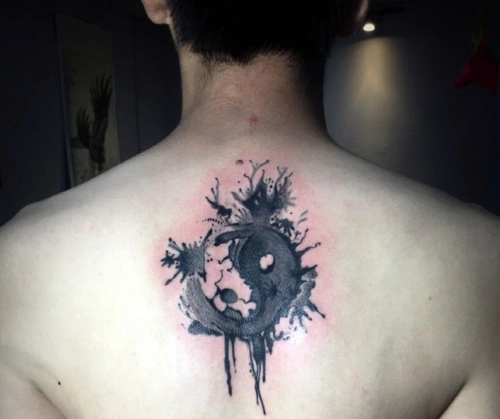 最新男生背部纹身图集适合男生的背部纹身设计4