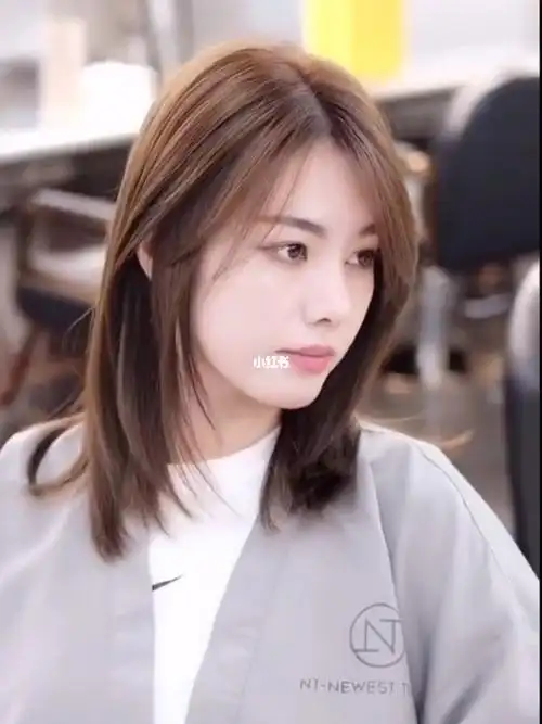 东莞小姐姐支持不烫不染必剪的修颜锁骨发_发型_锁骨发_理发店_建豪