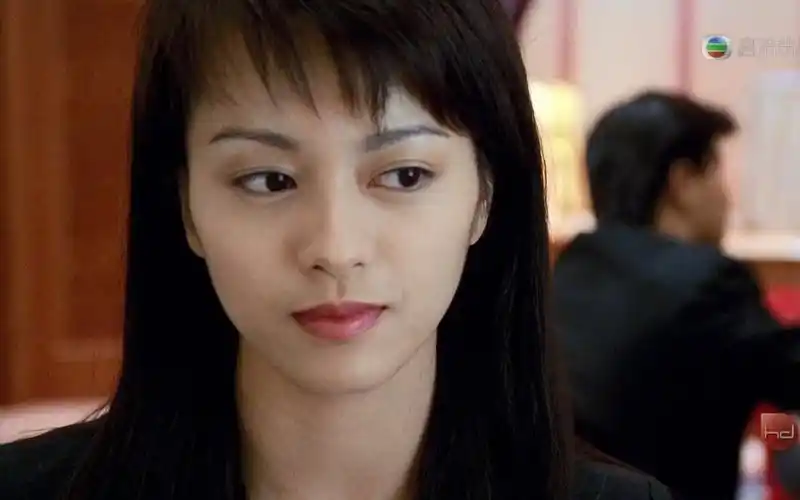 短发的她在港片中也有过一次长发飘飘的时候丨夜问_zzd_学生时代