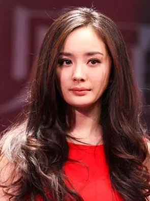 pk深邃大眼杨幂 office妆容5要点 (图)      秘诀4:用小刷子刷眼线