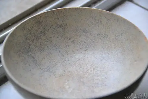 金代定窑白瓷细碎开片碗