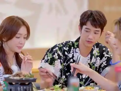 秦岚刘以豪整蛊应采儿,假装对彼此告白并接受