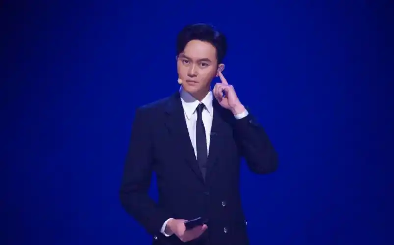 张智霖平面广告代言费多少张智霖张智霖肖像照片授权广告代言费多少