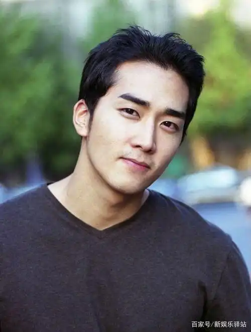 "冻龄男人"宋承宪44岁仍帅气逼人,保持身材数十年如一日!