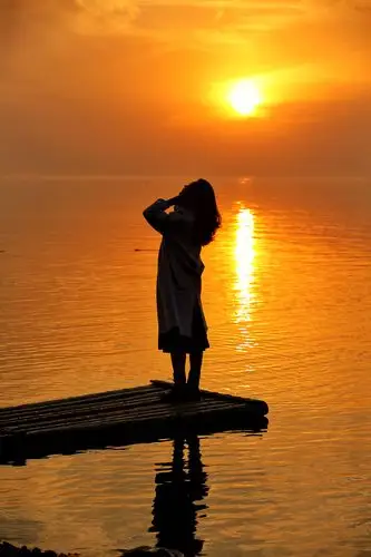 霞映红石咀醉美夕阳红