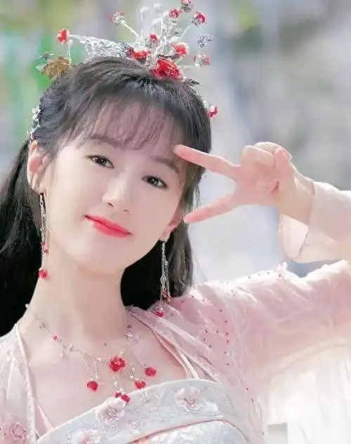 回顾:官方通报袁冰妍偷漏税!4年内被约谈2次仍不整改