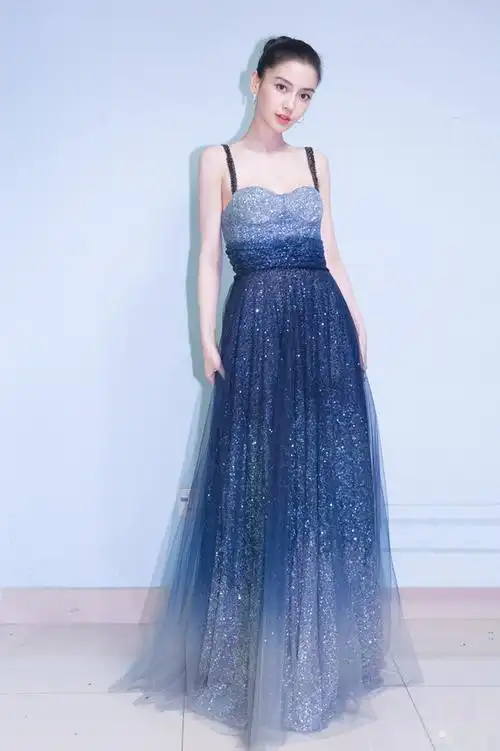 angelababy的每件礼服都成热话～这次录制《奔跑吧》的礼服也不例外!