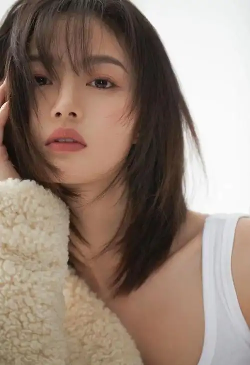 方脸剪什么发型好看,刘敏涛和马伊琍剪短发秒变瓜子脸,美极了(方脸女