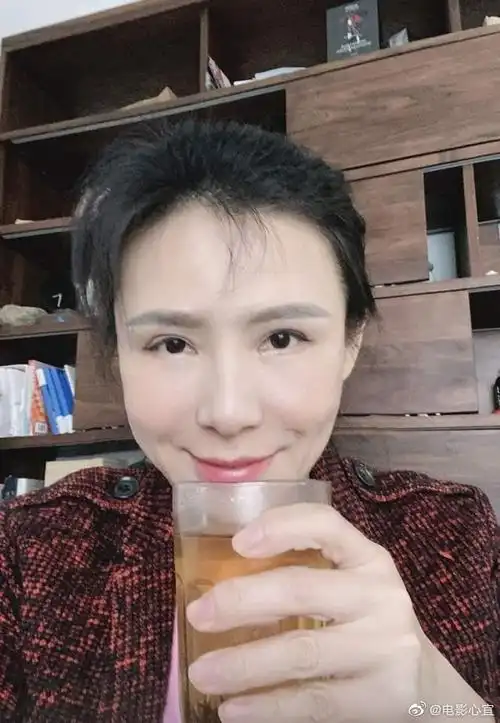 8月18日,知名作家陈岚在社交平台上多次公. 来自电影心宜 - 微博