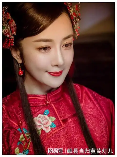 李依晓哭诉拍戏受伤不能自理膝盖红肿肋骨淤青眼睛布满血丝