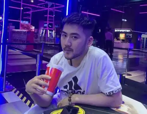 csgo茄子有多胆小曾经吓得扔鼠标现在连游戏都不敢打开