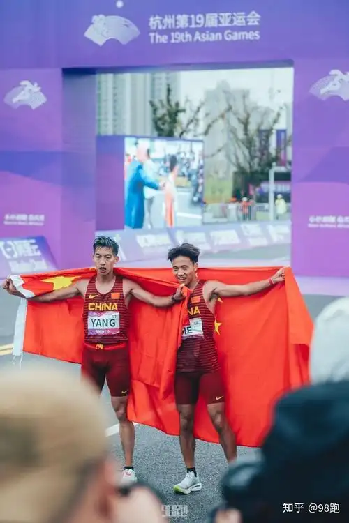 东京奥运会2:14:58创下中国男子奥运马拉松最好成绩;67吴向东先后