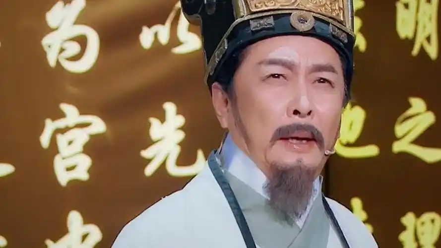 唐国强20年后再现诸葛神韵 一股儒雅之风不减当年风采