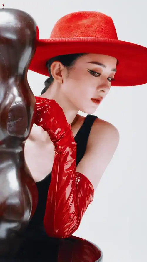 赵丽颖超话zly#赵丽颖elle开年刊封面#【elle杂志×修图15p】7815