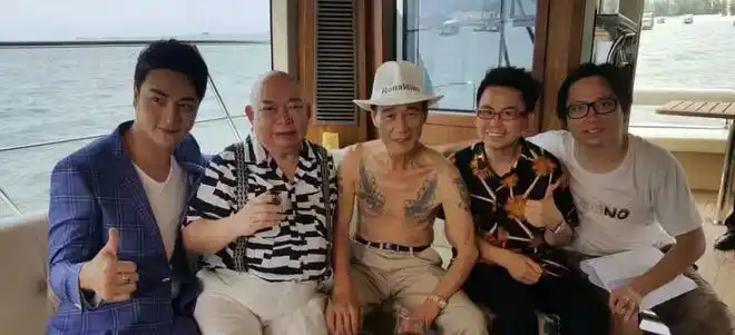 14k大佬陈惠敏30年前傲视整个尖沙咀门生多靓仔要能吃软饭