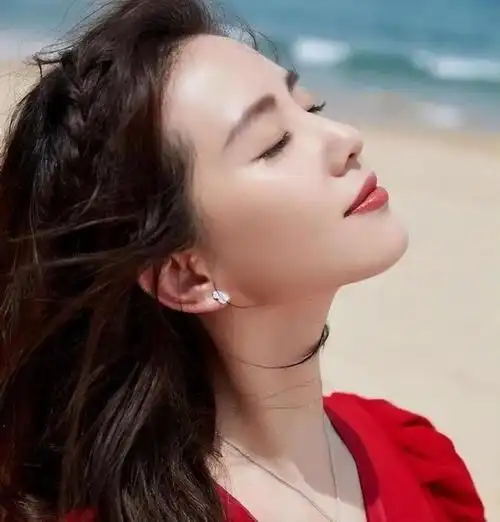 老得慢的女人一般都会有7个共性若占了3个以上那恭喜你