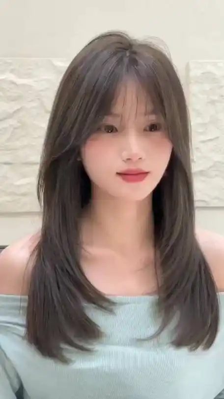 这样的发型设计让你美得无可挑剔,氛围感十足的锁骨发中长发