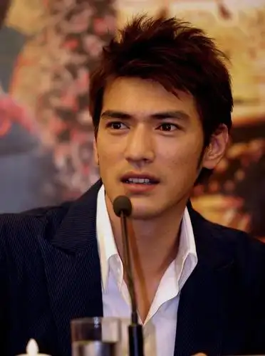 陈可辛心疼他秦岚喜欢他金城武用颜值演绎男女通吃