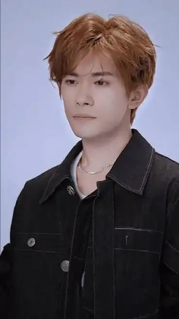 易烊千玺从来没有改变自己的初心,为着自己心中的梦想一步一个脚印的