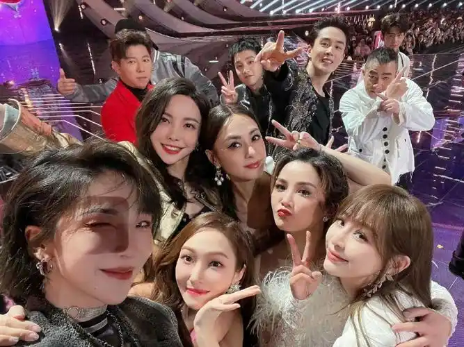 黄丽玲,ella,龚琳娜,芝芙,amber,于文文,周笔畅,林志颖,王耀庆,潘玮柏