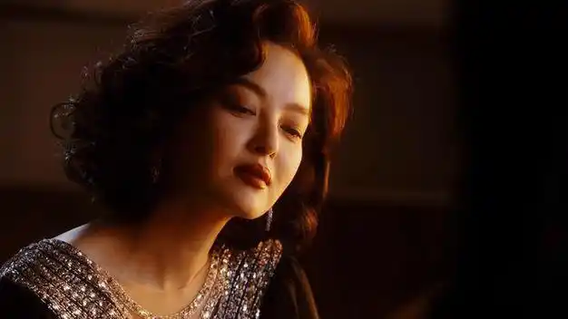 当所有人都以为李李未来,会在新加坡当富太太,过着养尊处优的日子,没