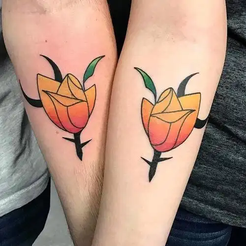 国小姐情侣小臂郁金香纹身图案