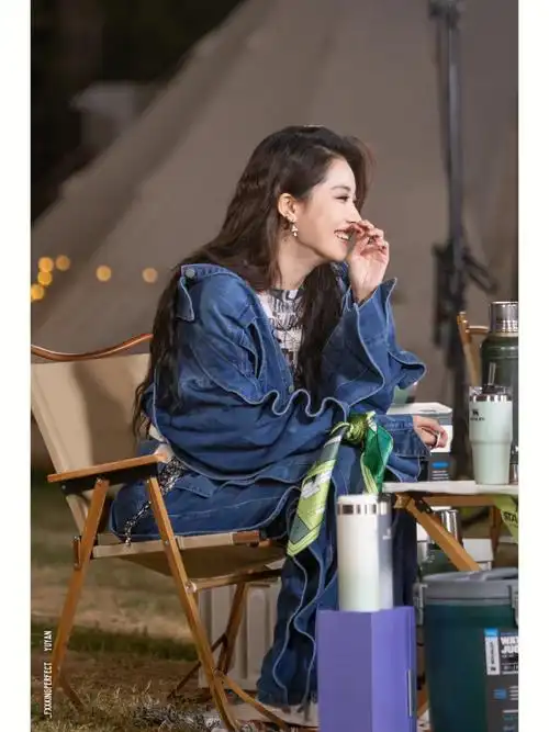 喻言生图的神露营现场返图肉眼看的更美