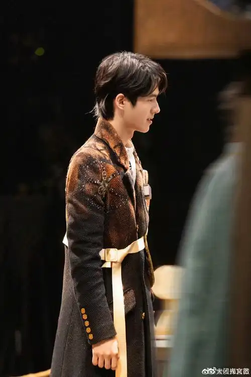 刘昊然大侦探蓝色大海的传说剧照