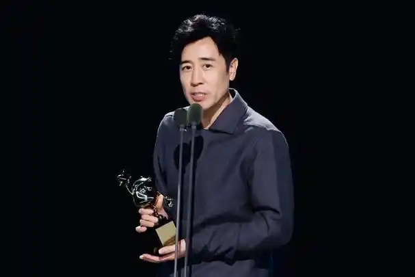 于和伟,一位娱乐圈的大器晚成演员,38岁才因《纸醉金迷》获得观众认可