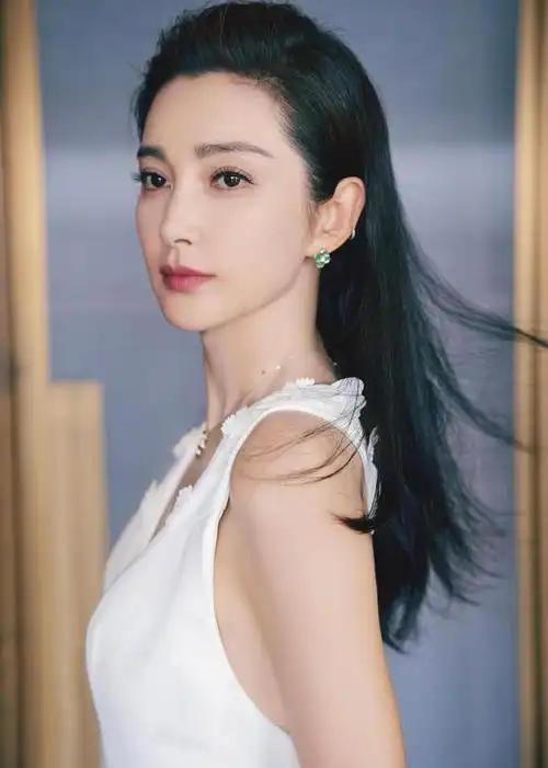 李冰冰新写真照化一抹纯白为裙美若天仙不愧是影坛女神